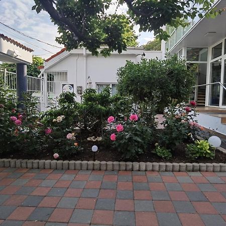 Hotel Fitness House With Garden à Constanţa Extérieur photo