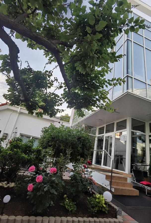 Hotel Fitness House With Garden à Constanţa Extérieur photo