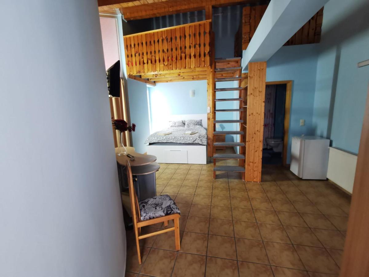 Hotel Fitness House With Garden à Constanţa Extérieur photo