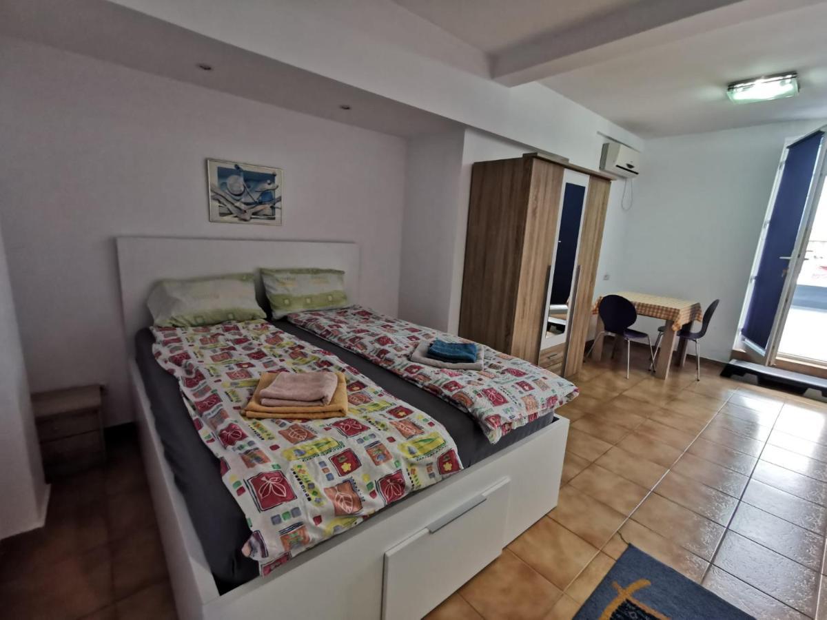 Hotel Fitness House With Garden à Constanţa Extérieur photo