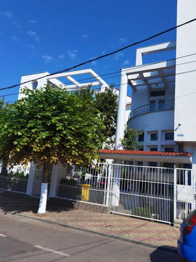 Hotel Fitness House With Garden à Constanţa Extérieur photo