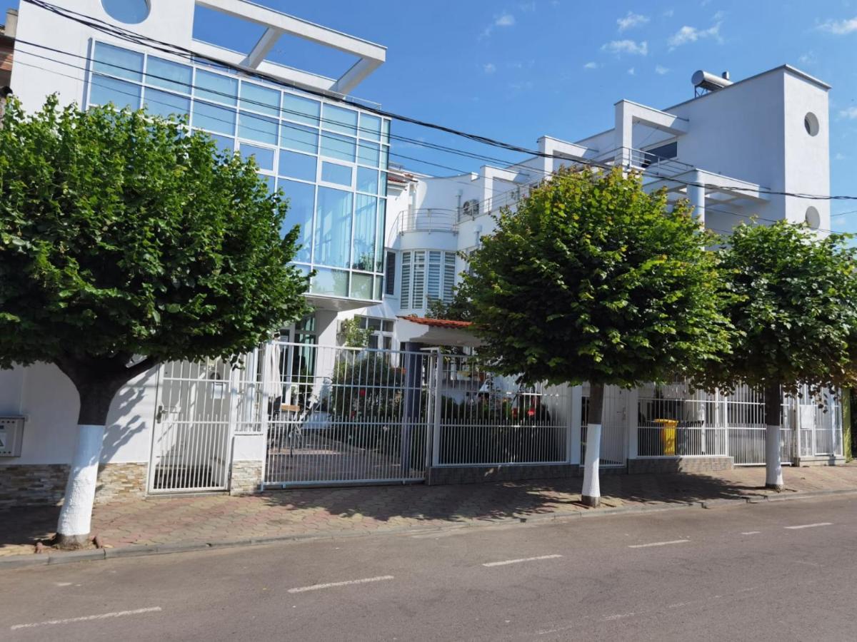 Hotel Fitness House With Garden à Constanţa Extérieur photo